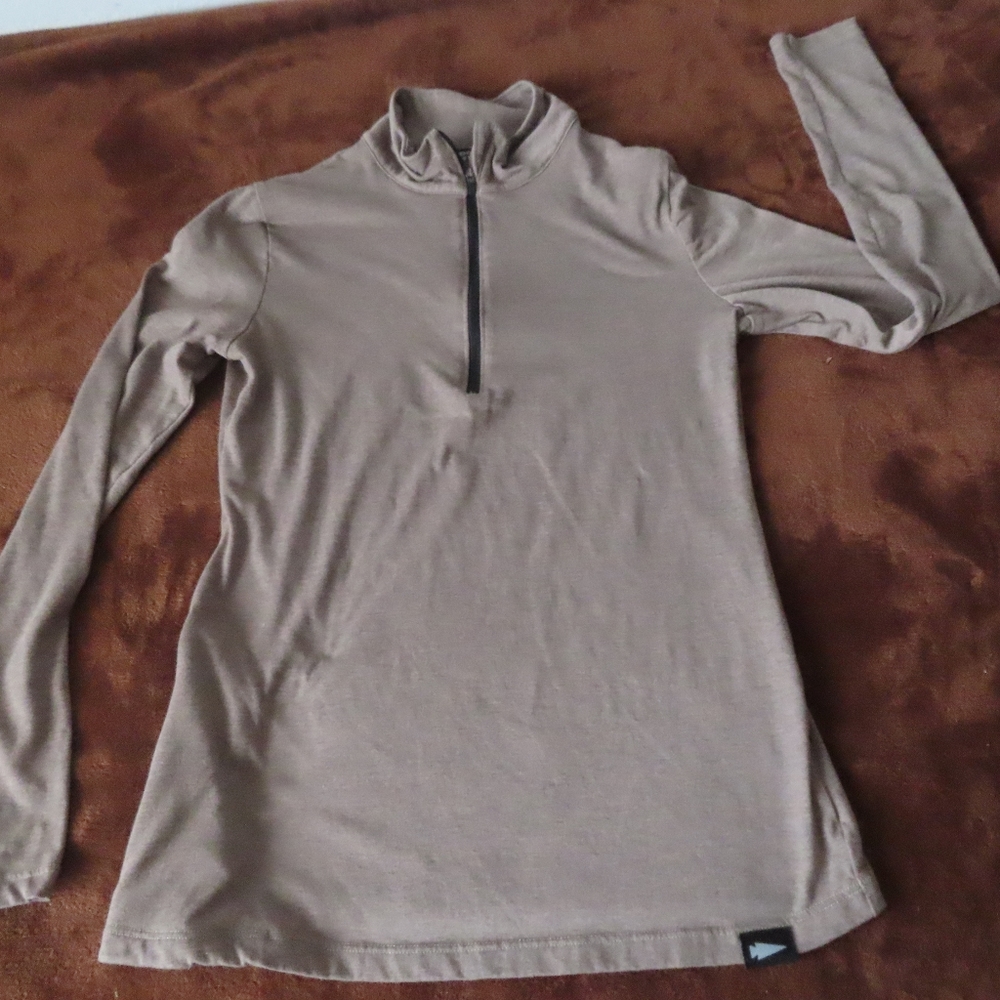 Womens small Go Ruck Tough Half Zip beige pullover